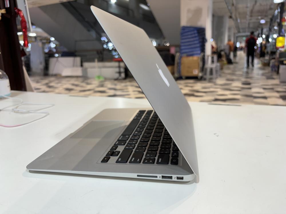 Macbook มือสอง