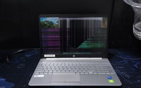 เปลี่ยนจอโน๊ตบุ๊ค HP 15S 15.6 FHD IPS จอแตก จอร้าว จอเสีย จอเป็นเส้น