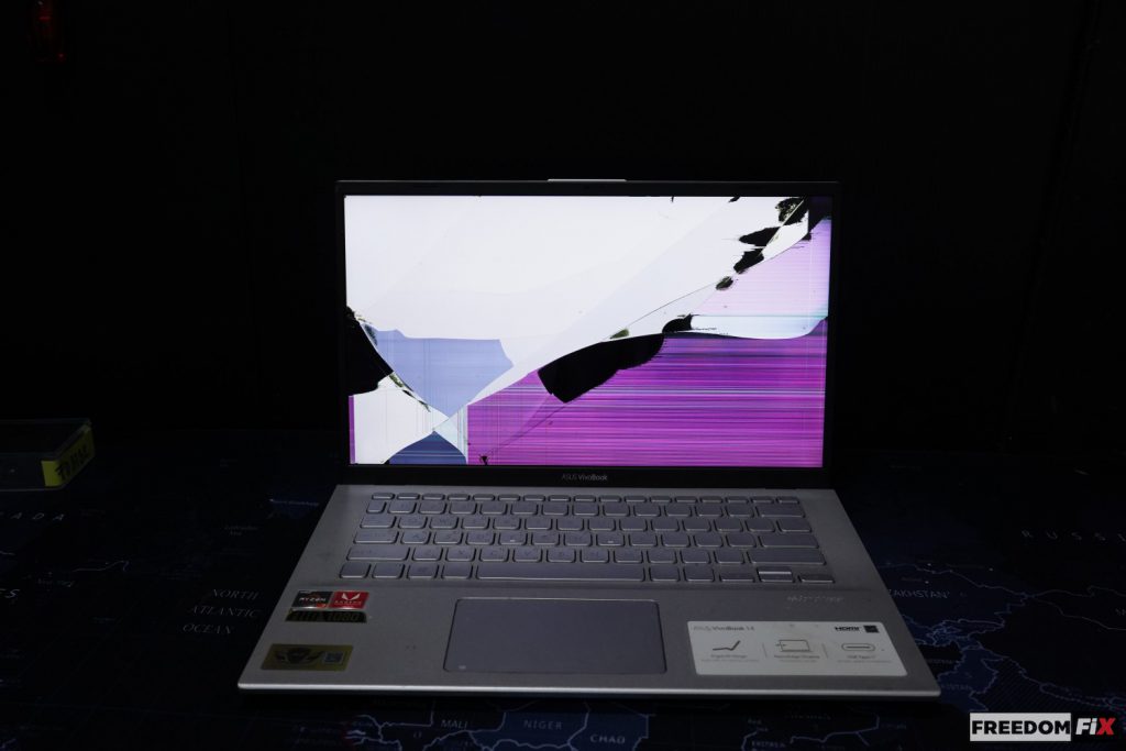 เปลี่ยนจอโน๊ตบุ๊ค ASUS จอแตก จอร้าว จอเสีย จอเป็นเส้น จอสีเพี้ยน จอสั่น จอลาย จอมืด จอลาง ทุกอาการที่เกี่ยวกับจอ เราเปลี่ยนได้