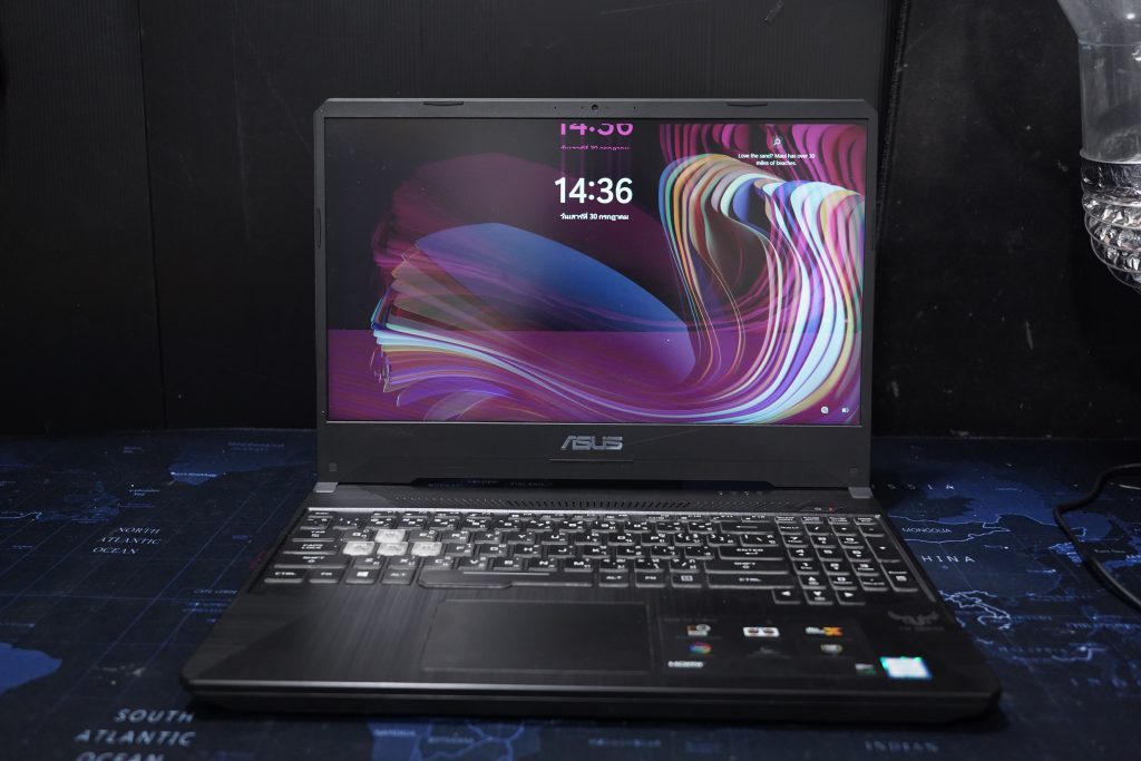 เปลี่ยนจอโน๊ตบุ๊ค ASUS จอแตก จอร้าว จอเสีย จอเป็นเส้น จอสีเพี้ยน จอสั่น จอลาย จอมืด จอลาง ทุกอาการที่เกี่ยวกับจอ เราเปลี่ยนได้