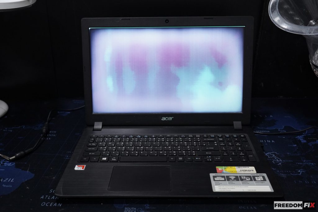 เปลี่ยนจอโน๊ตบุ๊ค ACER จอแตก จอร้าว จอเสีย จอเป็นเส้น จอสีเพี้ยน จอสั่น จอลาย จอมืด จอลาง ทุกอาการที่เกี่ยวกับจอ เราเปลี่ยนได้